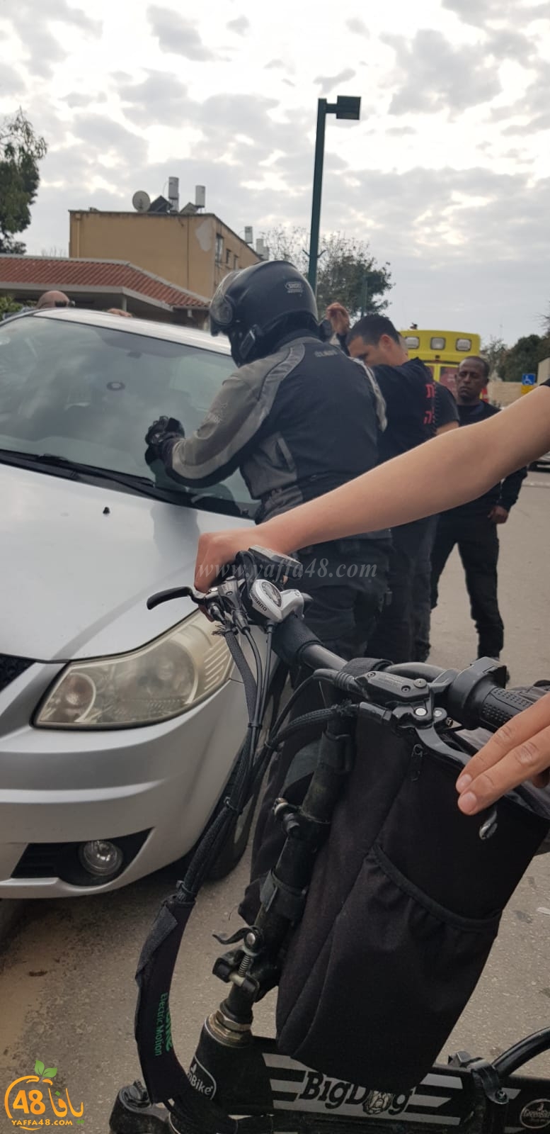  يافا: إنقاذ طفل تُرك داخل مركبة في المدينة 
