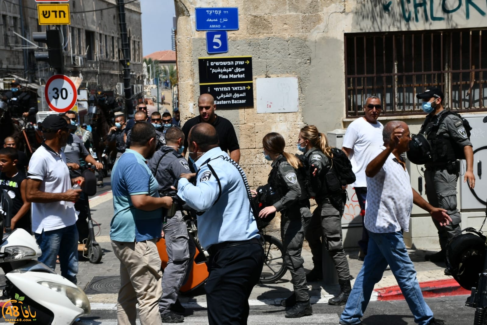 صور إضافيّة من مسيرة الجمعة الغاضبة تنديداً بتدنيس مقبرة الإسعاف