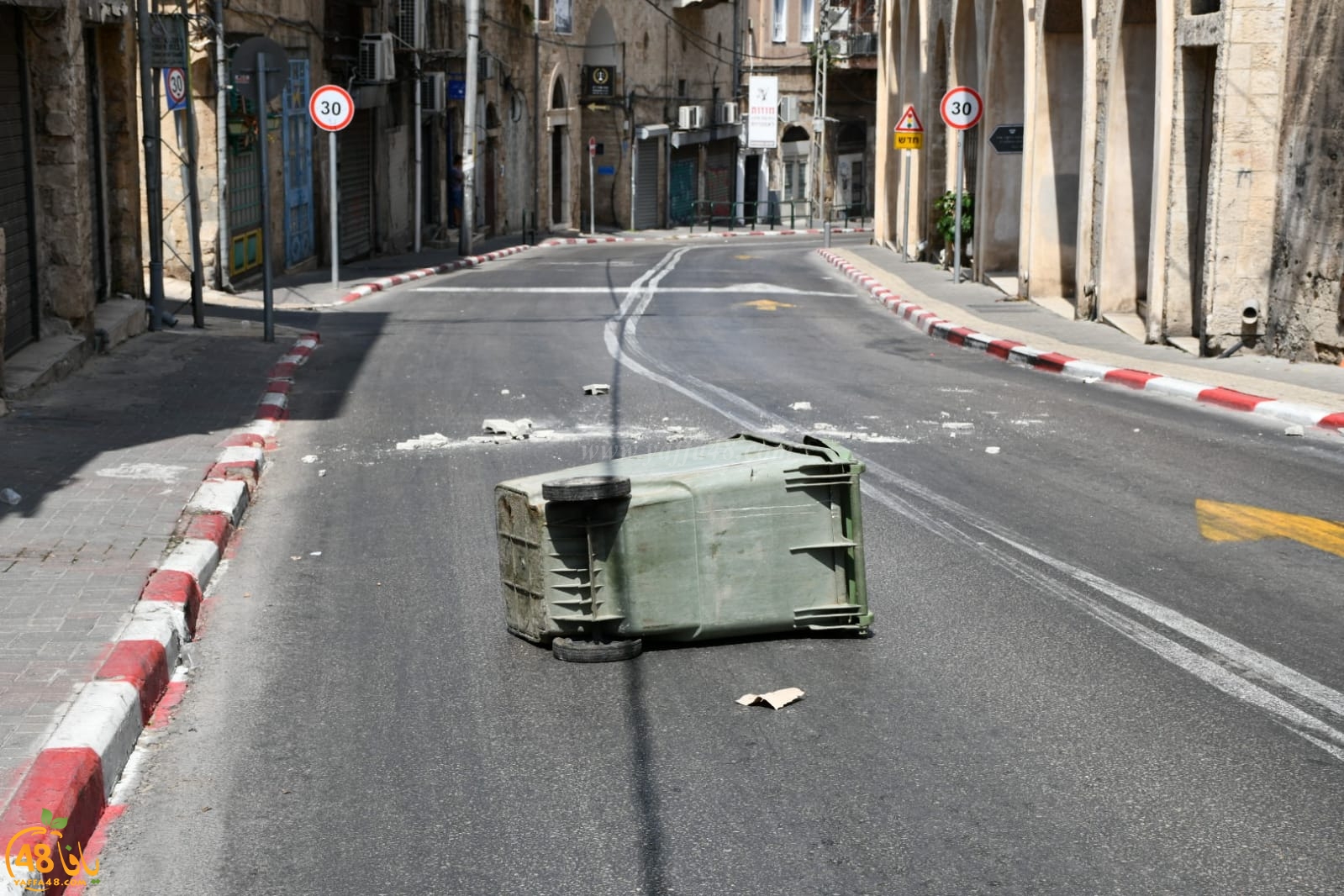 صور إضافيّة من مسيرة الجمعة الغاضبة تنديداً بتدنيس مقبرة الإسعاف