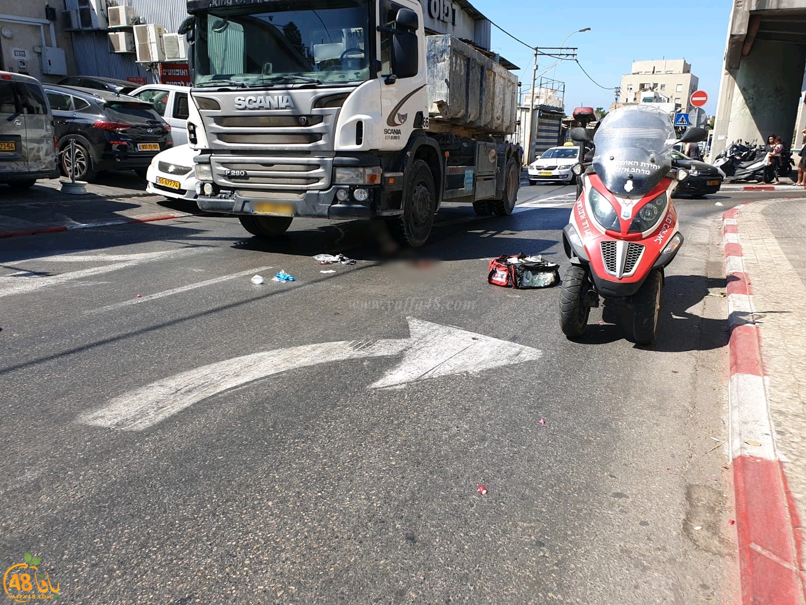  يافا: إصابة خطرة لمسنّة دهستها شاحنة جمع النفايات بالمدينة 
