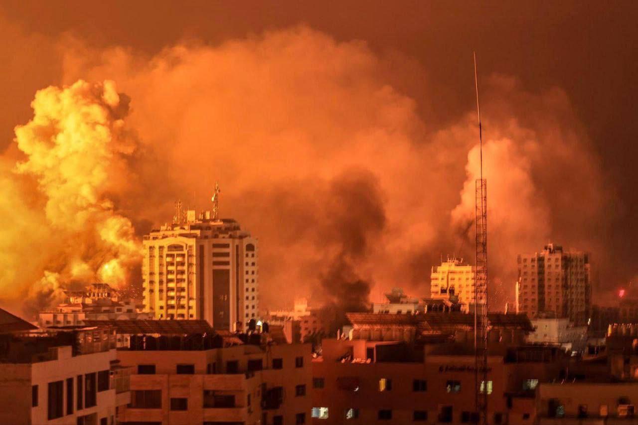 صور ارتفاع عدد الشهداء في غزة 7326  وسط غارات مكثفة وغير مسبو قة