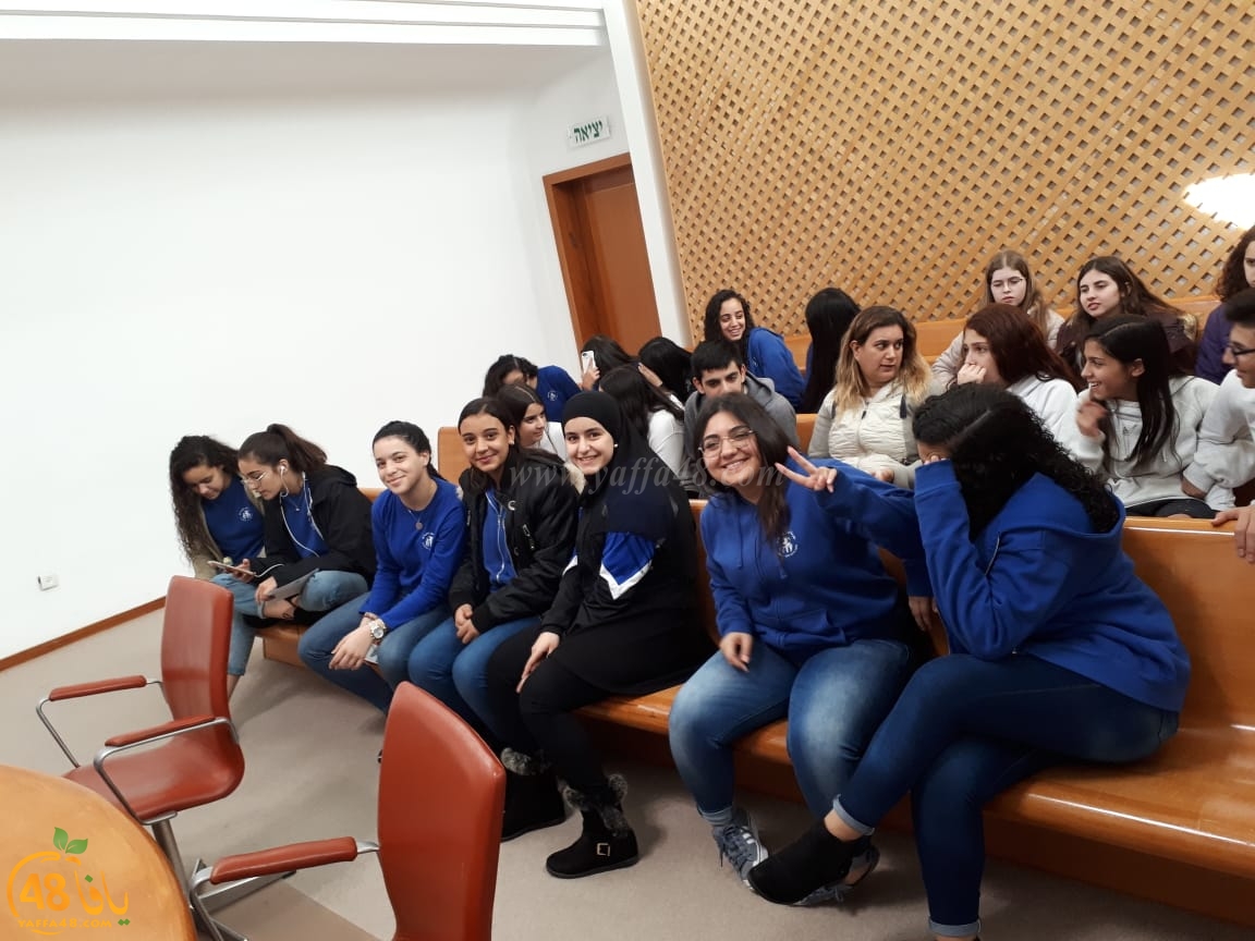 طلاب الصف العاشر من مدرسة أجيال الثانوية بزيارة للمحكمة العليا في القدس