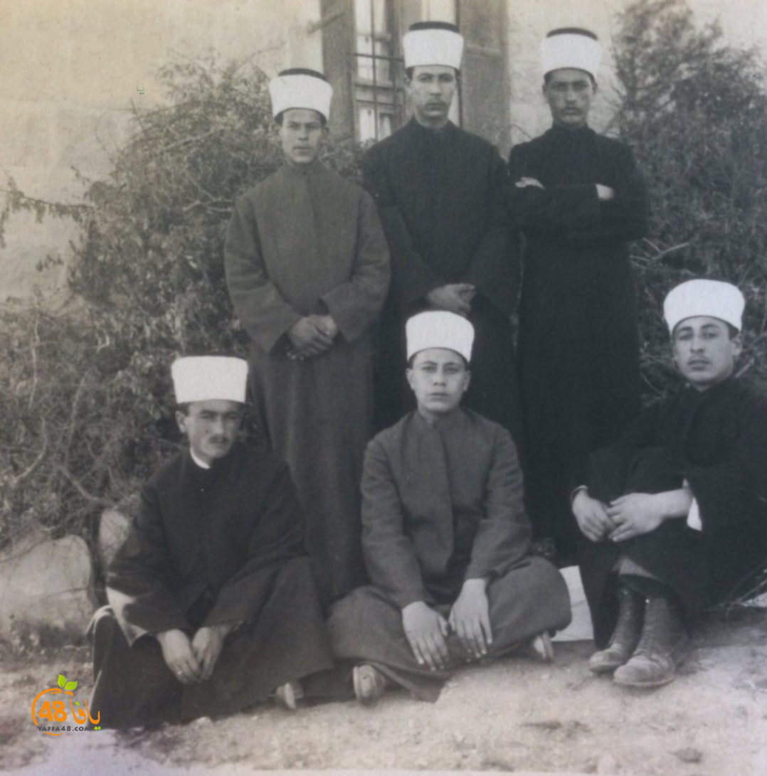  صورة نادرة تجمع خريجي الشريعة الاسلامية في يافا عام 1924 