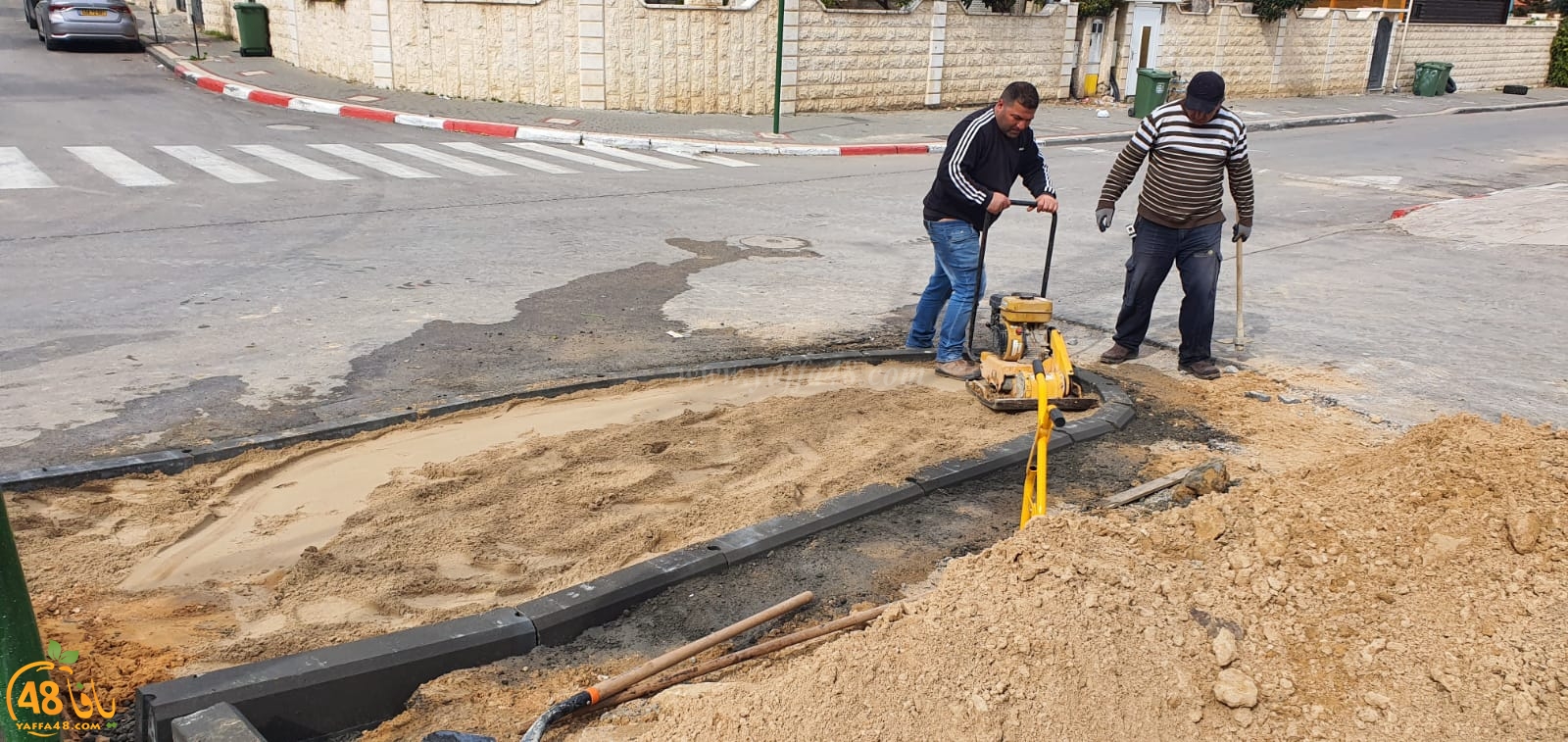  اللد: البلدية تُباشر بأعمال ترميم في شوارع حي الواحة الخضراء 