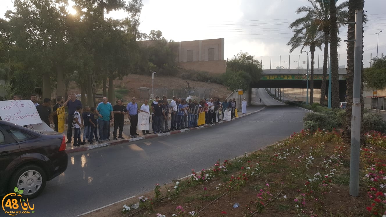 اللد : وقفة احتجاجية حاشدة على مفرق غاني ياعر