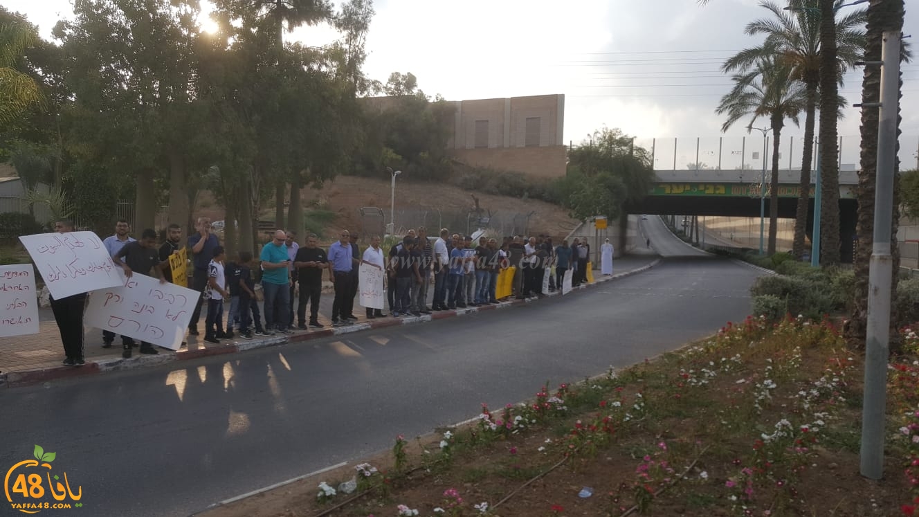 اللد : وقفة احتجاجية حاشدة على مفرق غاني ياعر