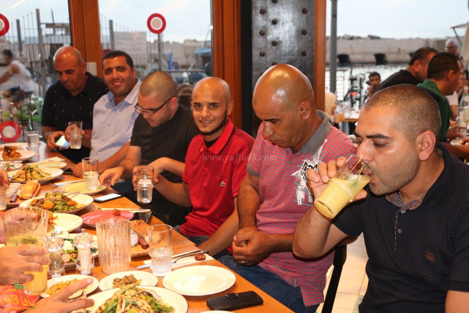  صور: طاقم يافا 48 يلتئم على مائدة افطار رمضانية في مطعم صقلية بالميناء 