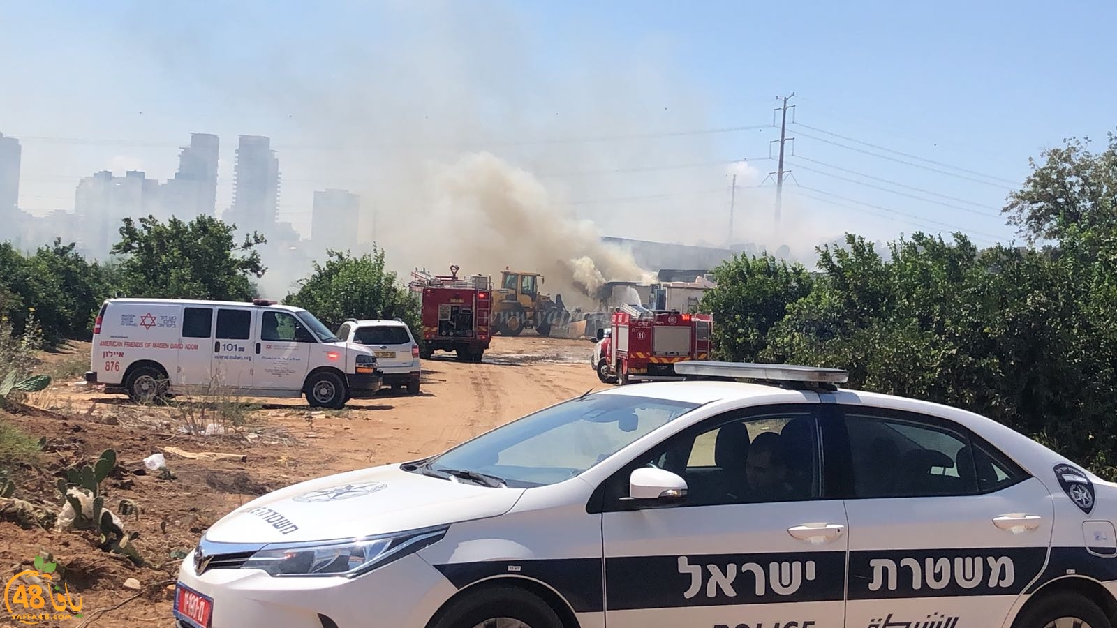  بالصور: حريق كبير داخل احد المصانع قرب الرملة