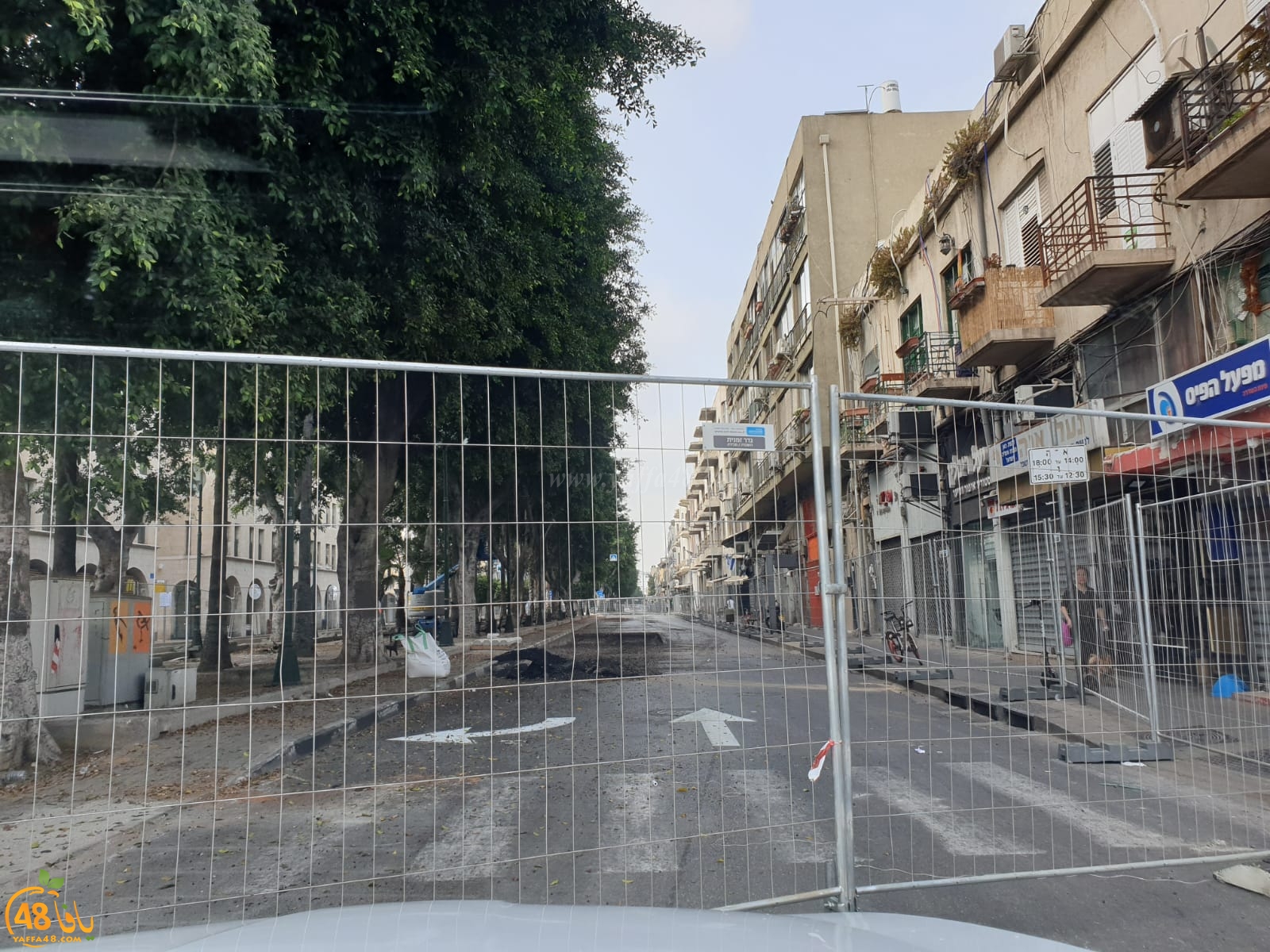 بالصور: إغلاق أحد مسارات شارع شديروت يروشلايم بيافا تمهيداً لاغلاقه بالكامل 