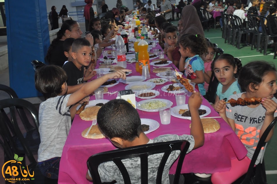 صور: افطار جماعي لاهالي وطلاب مدرسة الاخوة الابتدائية في مدينة يافا