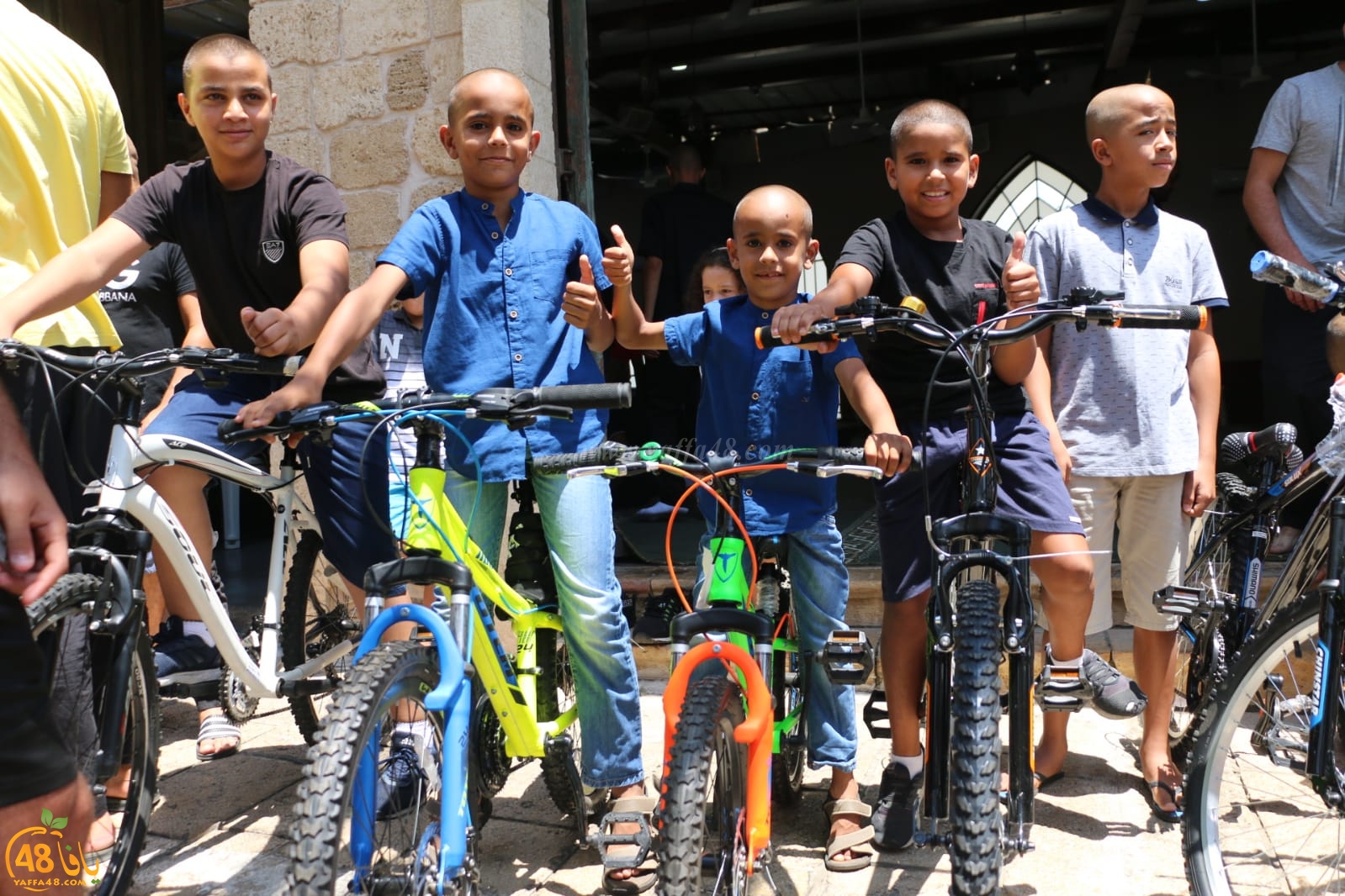 فيديو: الاعلان عن اسماء الاطفال الفائزين بدراجات هوائية بمسجد السكسك