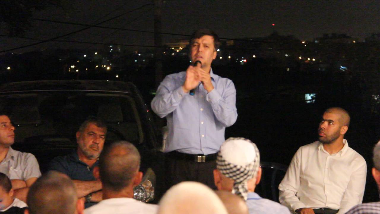 محاضرة للشيخ الدكتور رائد فتحي في خيمة الاعتصام بحي تلة العرقتنجي بمدينة يافا