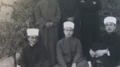 صورة نادرة تجمع خريجي الشريعة الاسلامية في يافا عام 1924