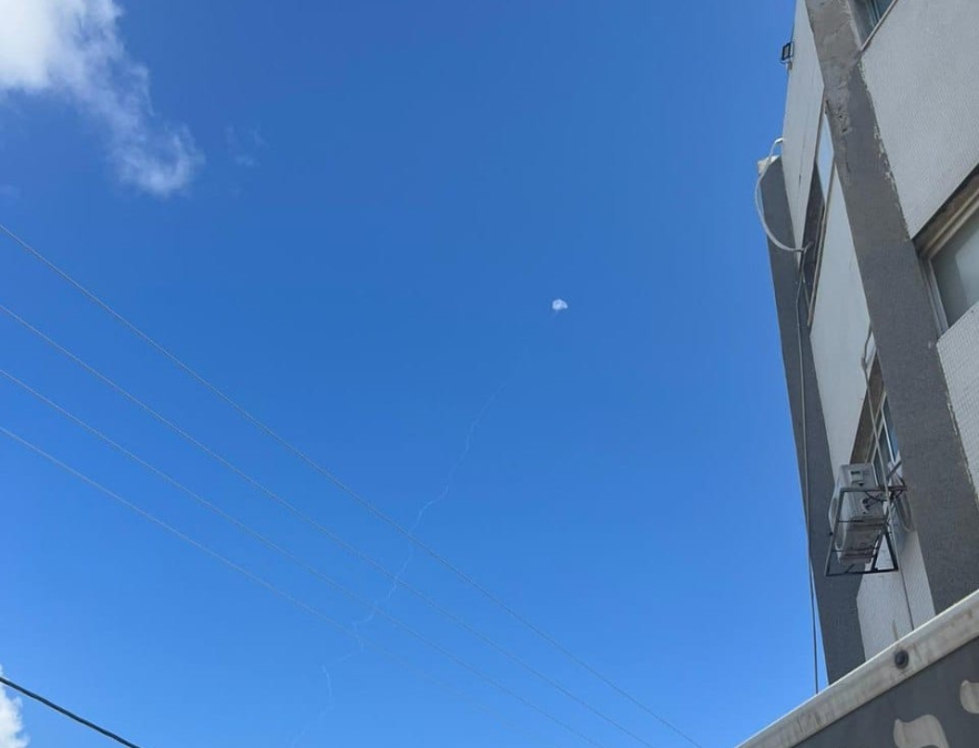 صفارات الانذار تدوي في سماء يافا الرملة اللد وضواحيها