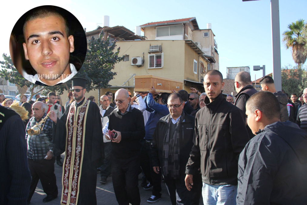 فيديو: جموع غفيرة من مدينة يافا تشيّع جثمان الشاب ريمون خوري ضحية الانفجار