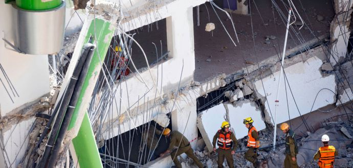 تحقيقات: المبنى المنهار في تل أبيب واجه مشاكل هندسية