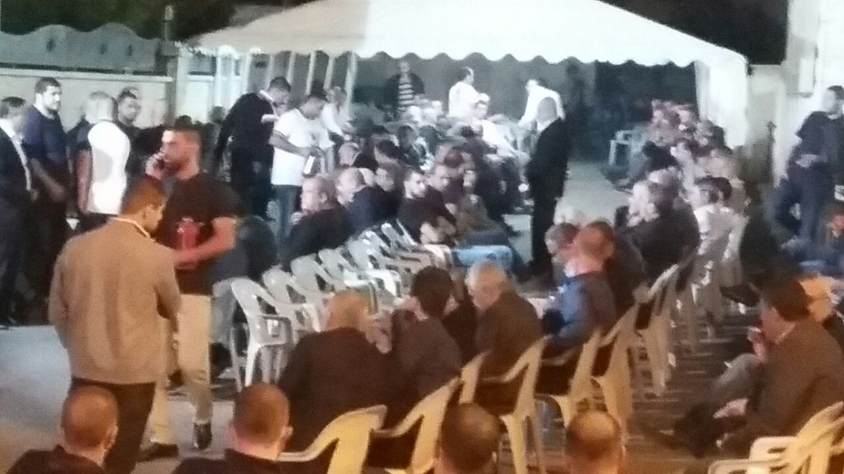  قاضي يافا الشرعي يقدم  واجب العزاء لآل بدير في كفر قاسم