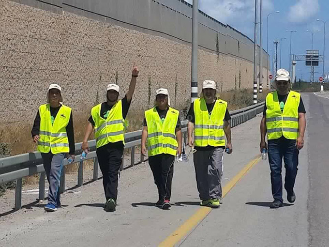 الشرطة توقف مسيرة مجموعة "افشوا السلام بينكم" المتوجهة للقدس 