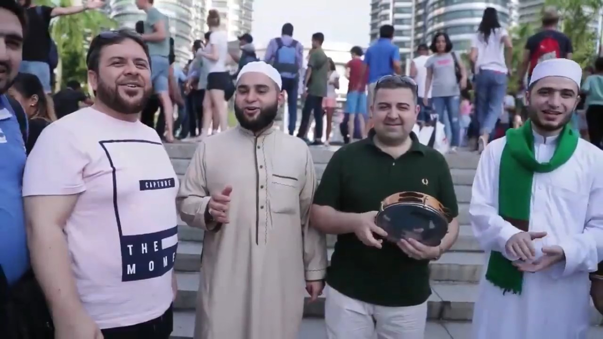  استمع - وصلة انشادية جميلة "قمر سيدنا النبي" في كوالالمبور بماليزيا