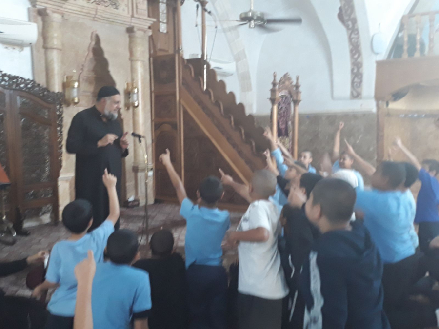 طلاب مدرسة حسن عرفة في زيارة لمسجد المحمودية 