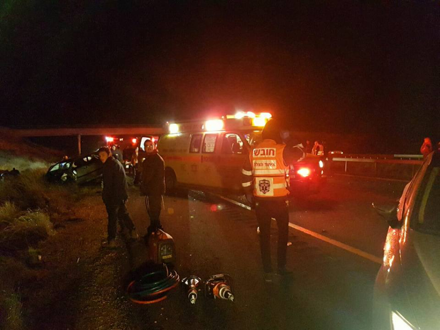 صور: مصرع سيدة واصابة 8 آخرين بحادث طرق مروّع على شارع "6"