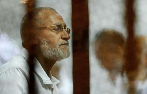 محكمة مصرية تؤيد حكما بالسجن المؤبد على مرشد الإخوان