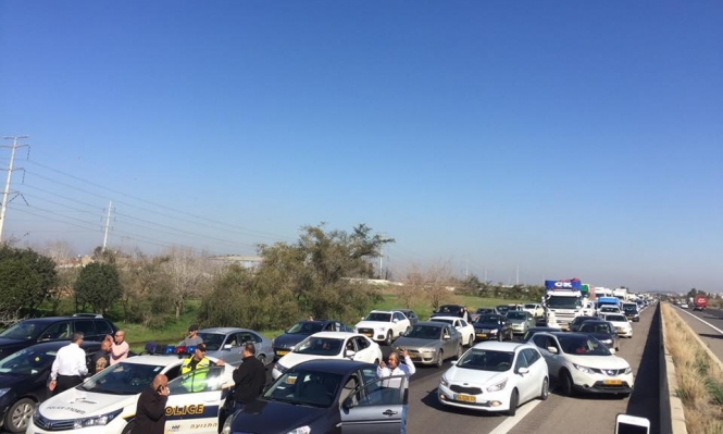  لجنة المتابعة: تأجيل مسيرة السيارات والمظاهرة أمام مكتب رئيس الحكومة 