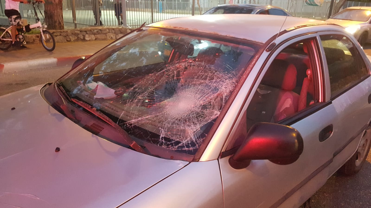 فيديو: اصابة خطرة لراكب دراجة هوائية بحادث دهس في مدينة يافا 