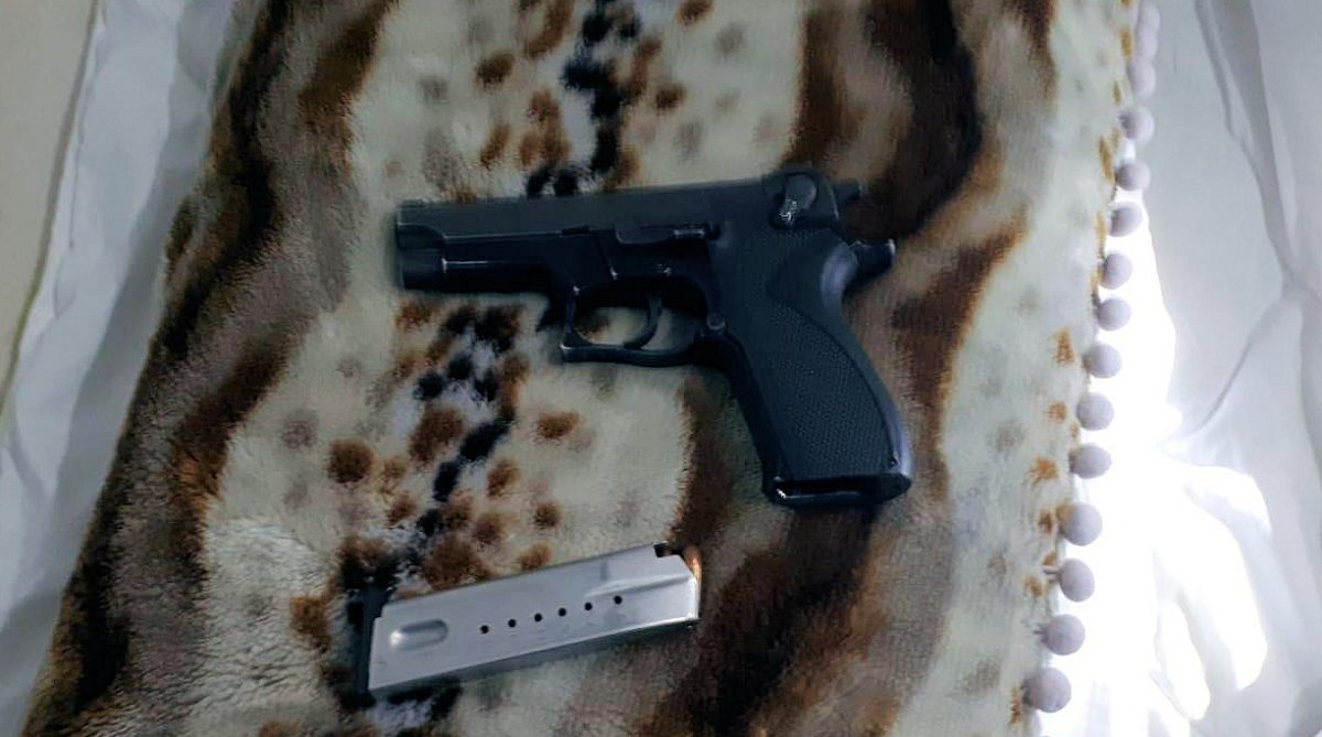 اعتقال شاب (22 عامًا) من الرملة بشبهة حيازة مسدس وذخيرة