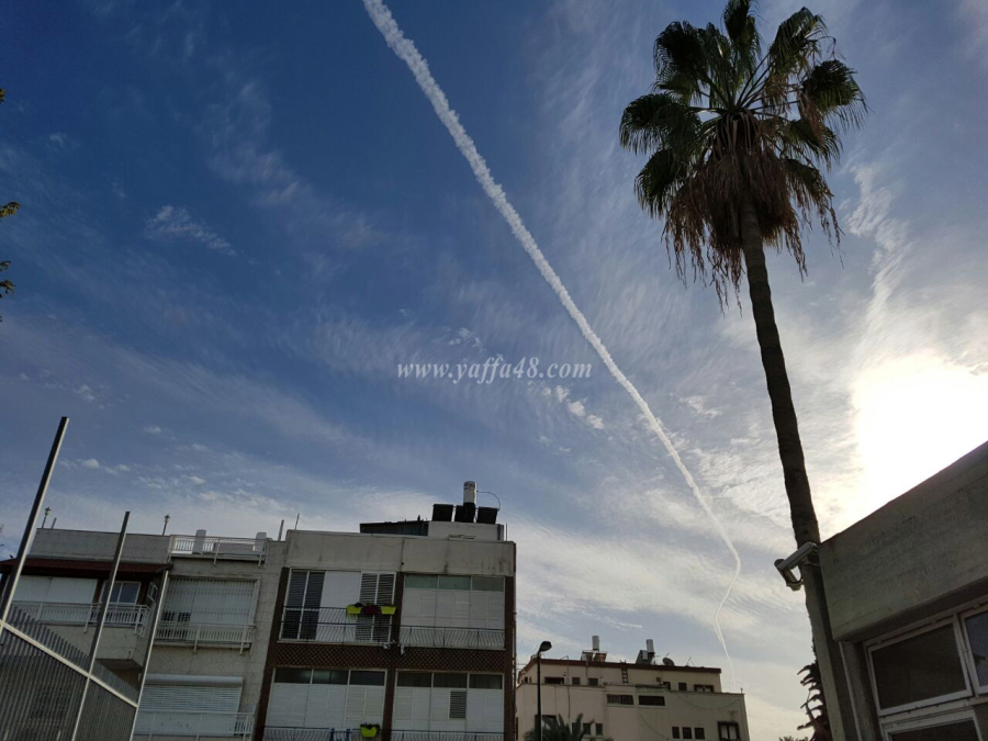 بالصور: مشاهدة آثار صواريخ في سماء مدينة يافا !