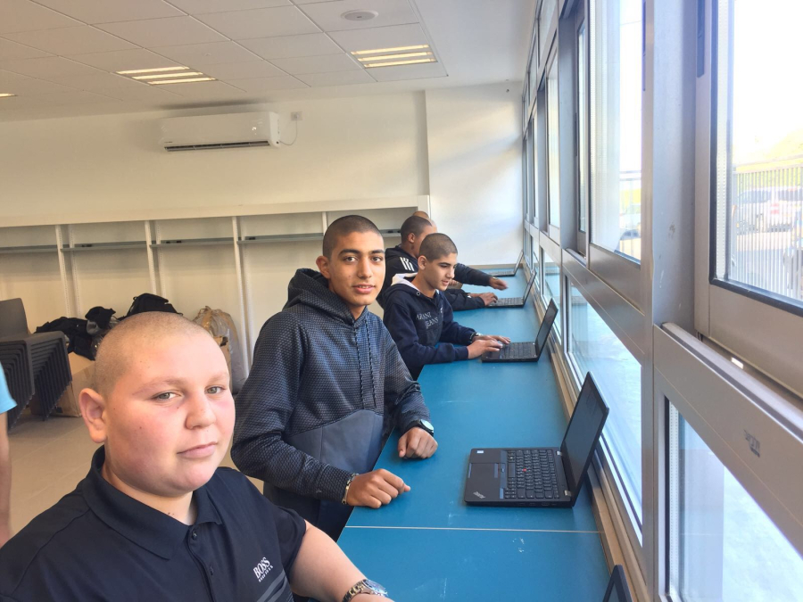 بأجواء مفعمة بالمنافسة والديمقراطية - مدرسة "يافا المستقبل" تنتخب رئيسا لمجلس الطلاب