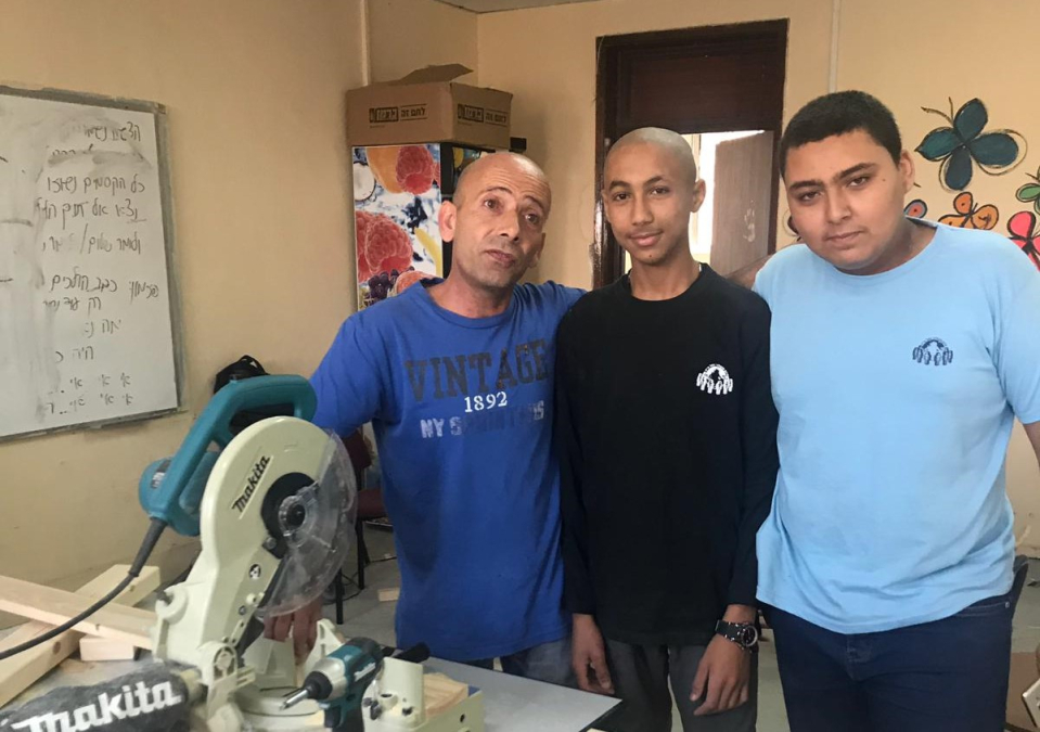 دورة نجارة في المدرسة التكنولوجيه عمال تل ابيب