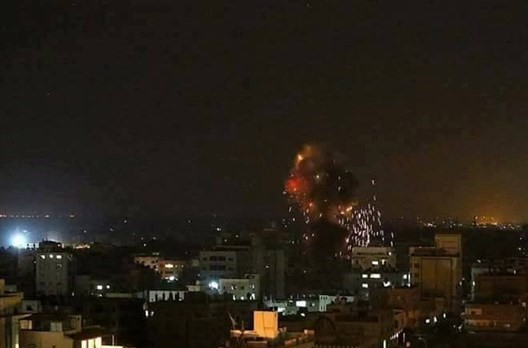 الطائرات الحربية الاسرائيلية تقصف أهدافاً في قطاع غزة الليلة الماضية