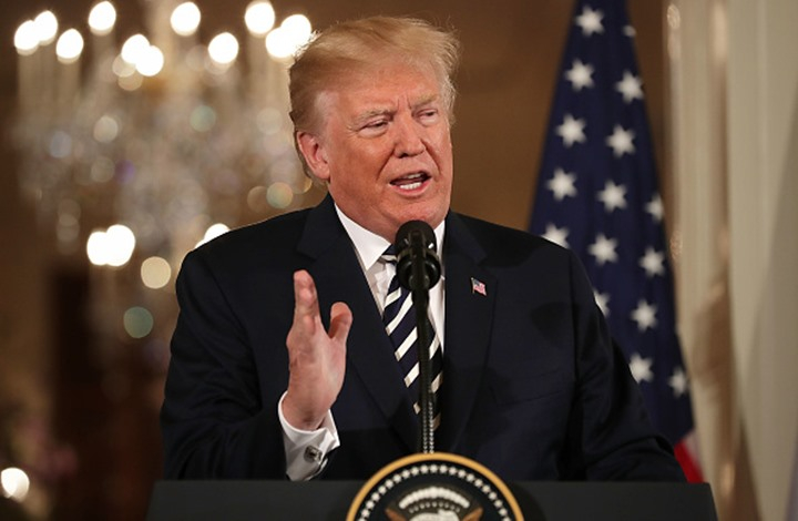 ترامب يطالب الخليج بمزيد من الأموال لقاء “تضحيات” قواته