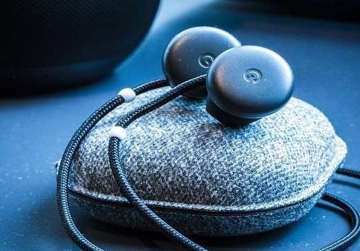 اطباء يحذرون من سماعات الرأس الحديثة