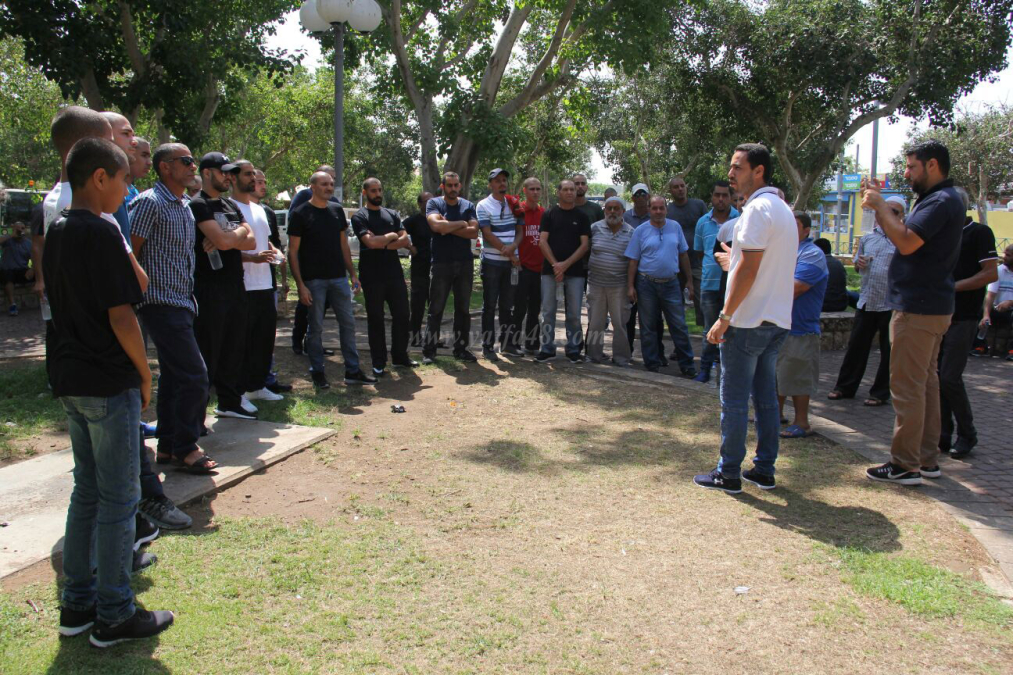 بالفيديو: بعد منع الحافلات من الانطلاق للأقصى - صلاة جمعة حاشدة في حديقة العجمي