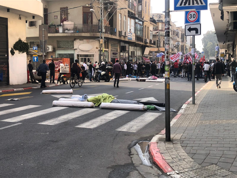 فيديو: تظاهرة غاضبة لأصحاب المحلات التجارية في يافا رفضاً للاغلاق