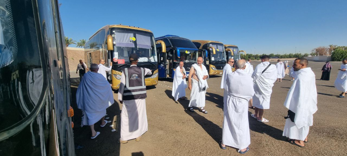 فوج من حجاج يافا والبلاد يغادرون المدينة المنوّرة باتجاه مكّة المكرّمة 
