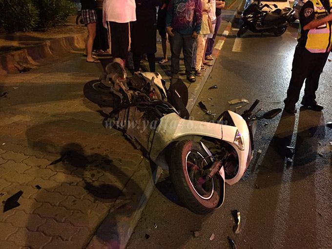 بالصور: اصابة شخصين بحادث طرق بين دراجتين في مدينة يافا 