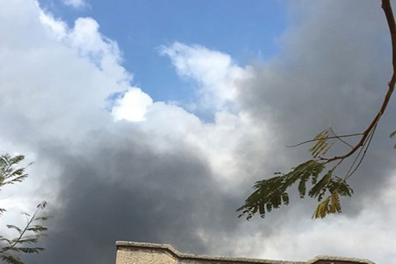 الشرطة: تمديد اعتقال المشتبه بالضلوع في حريق مخزن المفرقعات قرب قلنسوة