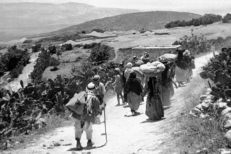 عرض سجلات الأراضي قبل عام النكبة 1948 للاجئين الفلسطينيين في رام الله