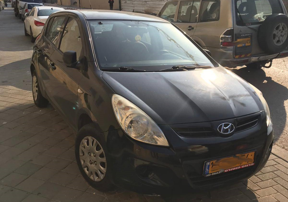 للبيع - سيارة يونداي موديل 2011 بحالة ممتازة