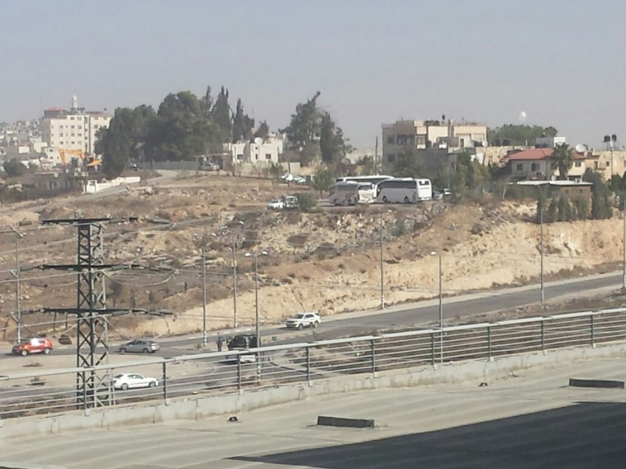 اطلاق النار على شاب فلسطيني بدعوى محاولة طعن على حاجز قلنديا