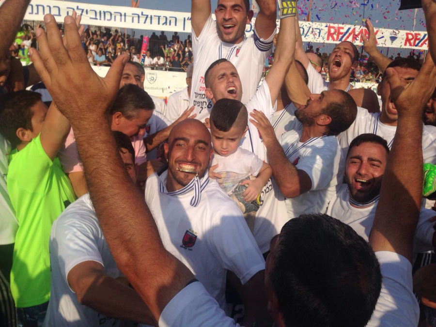 تألق اليافاوي عامر يتيم يُساهم في تتويج فريق كفر قاسم ببطولة كرة القدم الشاطئية