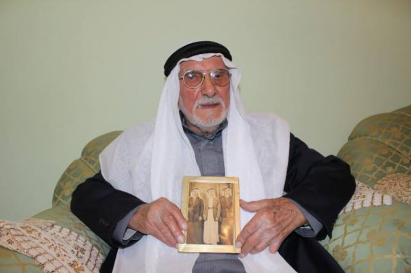 الحاج أبو يوسف ما زال يحن إلى بلدته الأصلية الجماسين - قضاء يافا ويتمنى تقيبل ترابها