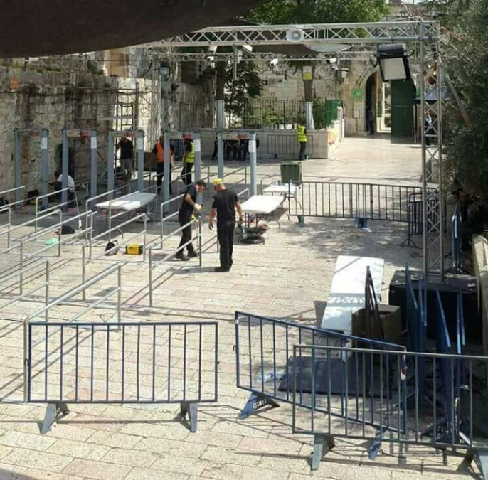 نصب ممرات جديدة الى جانب البوابات الالكترونية بالأقصى