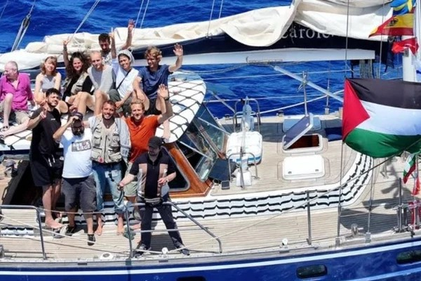 "سفينة الحرية" تقترب من غزة.. والجيش الإسرائيلي يتأهب لمنع وصولها