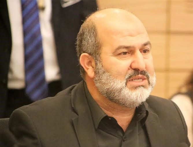 النائب حاج يحيى يزف بشرى افتتاح المصلى في مطار اللد