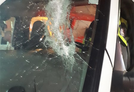 شاب من عكا يعتدي على طاقم طبي لتأخرهم في الوصول لتقديم العلاج  