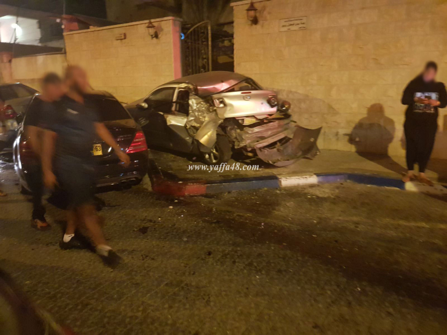  بالصور: أضرار جسيمة بالمركبات اثر حادث طرق بين مركبتين بيافا 